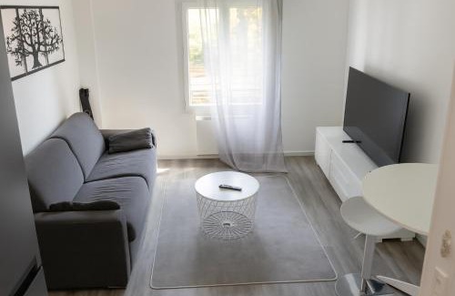 La Madeleine Apartment | Beau T3 tout équipé avec grand écran et Wi-Fi performant
