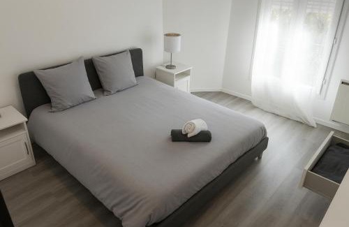 La Madeleine Apartment | Beau T3 tout équipé avec grand écran et Wi-Fi performant
