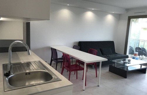 California - Pezou Apartment | Beautiful 1 bedroom apartment with sea view pool large Terrace & parking