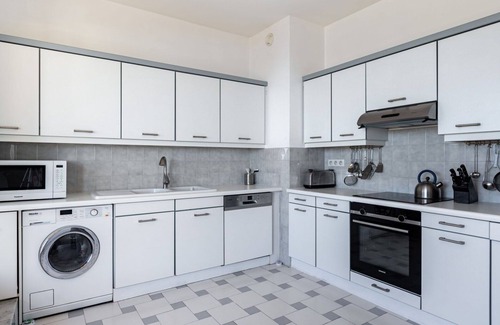 Eze Apartment | Beautiful apartment for 5 people with A/C, pool, WIFI, TV and terrace