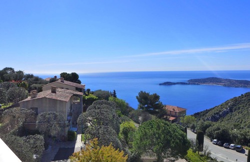 Eze Apartment | Beautiful apartment for 5 people with A/C, pool, WIFI, TV and terrace