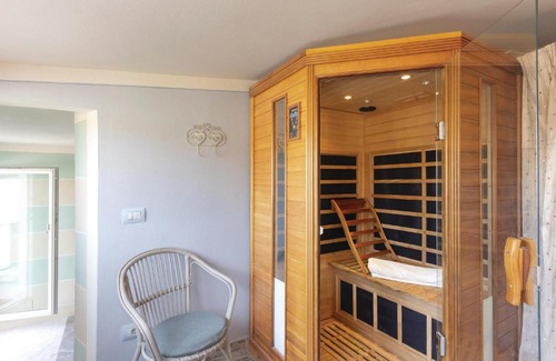 Viareggio Apartment | Beautiful apartment in Viareggio with 3 Bedrooms, Jacuzzi and Sauna