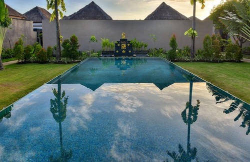 Sunset Road Villa | Beautiful private pool, villa near Seminyak