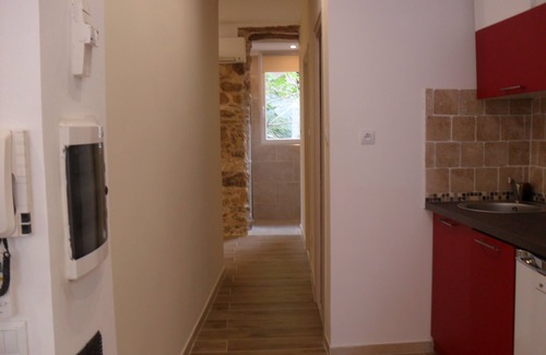 Le Suquet Apartment | Beautiful, Spacious, 1 Bedroom Apt in Cannes