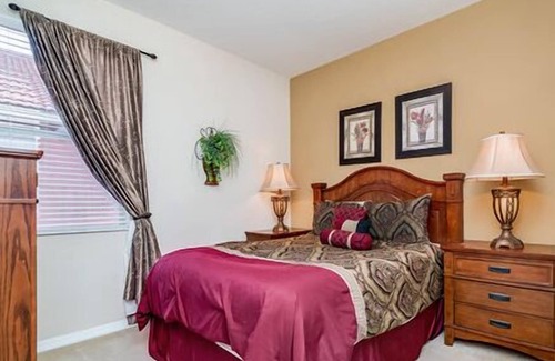 Lake Berkley House | Bella Vida Homes - Close to Disney and Universal!