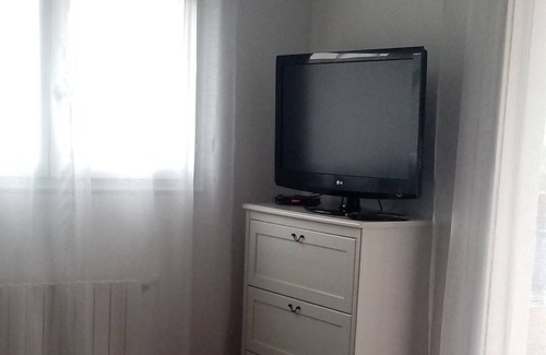 Contes House | blue shutters Homestay rooms with private access