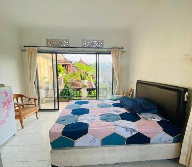 Kedewatan House | Breezy Guest House