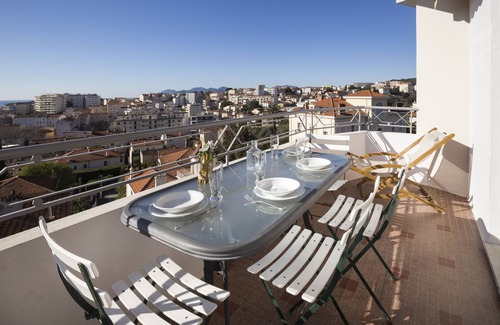 Carnot Apartment | Bright, 63m², panoramic view of city and sea. Garage