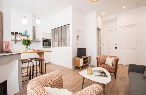 Le Suquet Apartment | Bright Modern Apartment In Charming Cannes Old Town Near The Palais Des Festival