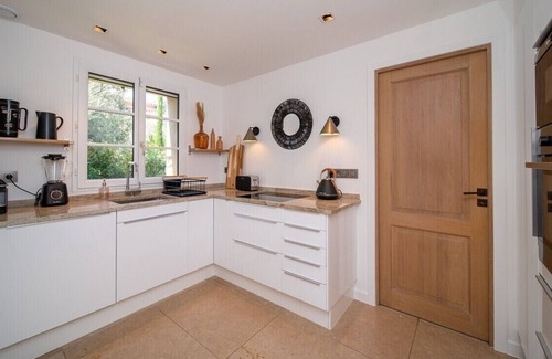 Tourrettes-sur-Loup House | Calm villa with swimming pool & garden, within easy walking distance to village