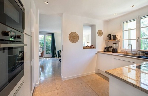 Tourrettes-sur-Loup House | Calm villa with swimming pool & garden, within easy walking distance to village