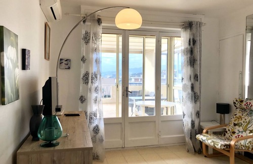 Le Suquet Apartment | CANNES 4persons, sea view and Esterel view, terrace