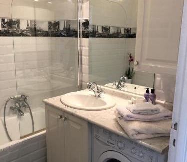Prado - Republique Apartment | Cannes: Agréable 2 pièces vue mer panoramique