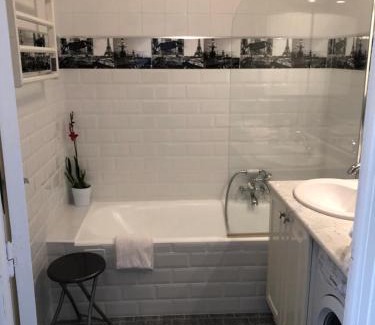 Prado - Republique Apartment | Cannes: Agréable 2 pièces vue mer panoramique