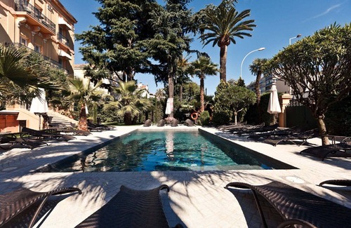 Cannes City Centre Apartment | Cannes Apartment with Patio