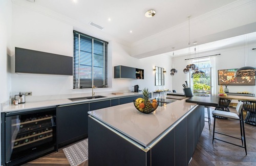 Prado - Republique House | Cannes center townhouse