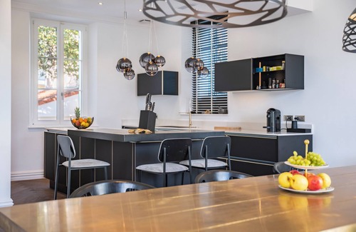 Prado - Republique House | Cannes center townhouse