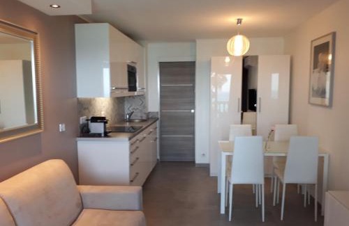 La Bocca Apartment | Cannes design vue mer