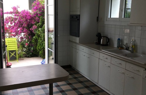 La Croix des Gardes House | CANNES VILLA SWIMMING POOL, SEA VIEW,15 MN PALAIS DU FESTIVAL,1 MN BEACH ON FOOT