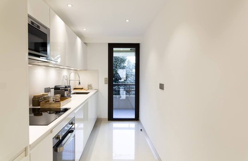 Cannes City Centre Apartment | Carlton area : Luxury & new 2 beds/2 baths