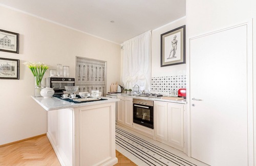 Lucca Historical Center Apartment | CASA SAN FREDIANO 3 Luxury Bedrooms and a Charming LUCCA View Inside the Walls