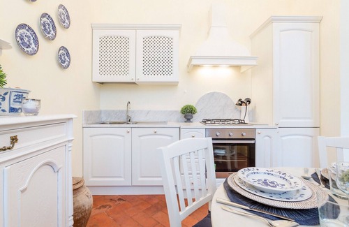 Lucca Historical Center Apartment | CASA VERA exquisite 2 bedrooms 2 baths apartment with garden, A/C