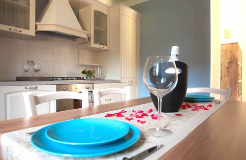 Villabuona House | CASALE LA FATA, FLORA delightful two bedroom pool front apartment