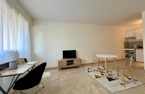 Juan-les-Pins Apartment | Charming apartment - close to the beach