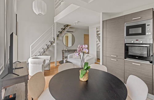 California - Pezou Apartment | Charming Family Duplex in a Peaceful Residence