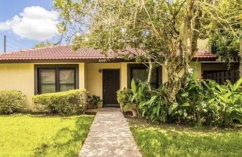 Poinciana House | Charming Kissimmee House