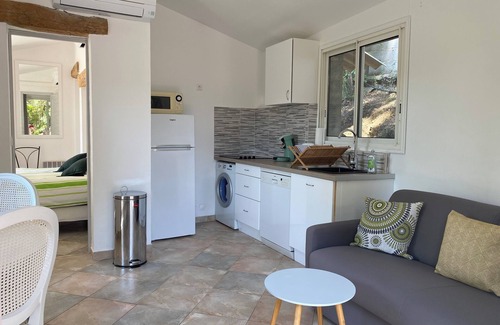 Sainte-Maxime House | charming, secluded apartment, secluded terrace above the pool