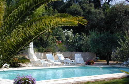 Sainte-Maxime House | charming, secluded apartment, secluded terrace above the pool