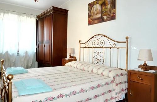 Barga Villa | Charming villa in Barga with enclosed garden and fireplace