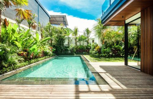 Munggu Villa | Chic 4br, 200m To Canggu's Blissful Beach Haven