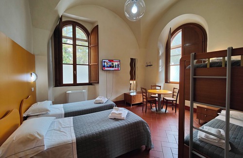 Volterra Hostel | Chiostro delle Monache Hostel Volterra