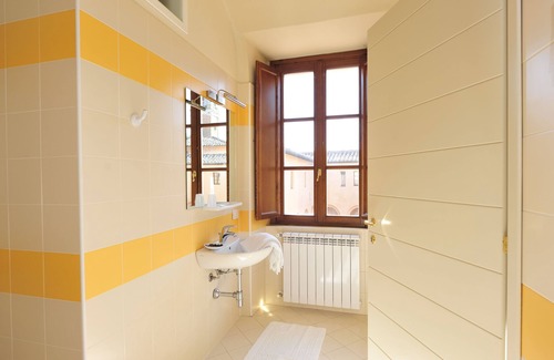 Volterra Hostel | Chiostro delle Monache Hostel Volterra