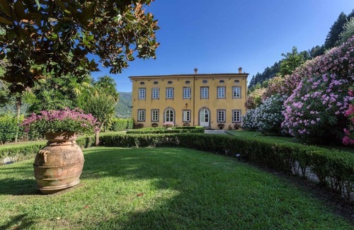 Badia Cantignano Villa | Classic Luxury villa rental in Lucca