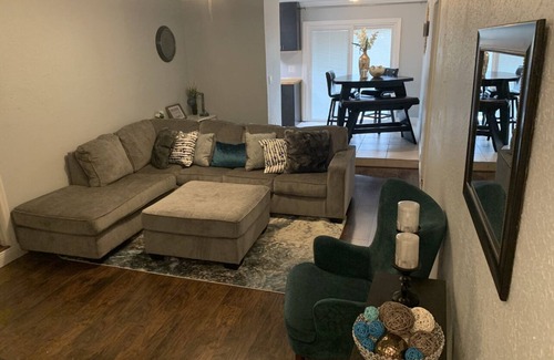 Northwest Orlando House | Close to Camping World (8 min walk .04 miles)