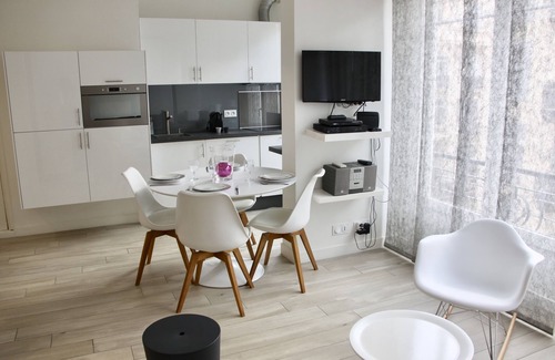 Nice City Centre Apartment | CONTEMPORARY APARTMENT NICE HYPER CENTER 2 MINUTES BEACHES