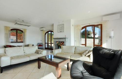 Castellaccio Villa | Contemporary Villa in Castellaccio with Private Pool
