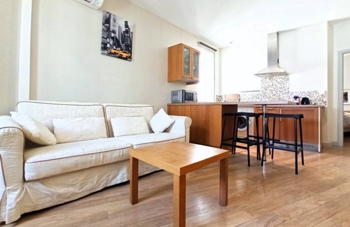 Cannes City Centre Apartment | Cosy and Elegant 1 Bedroom Rue Florian