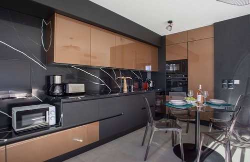 Cros-de-Cagnes Apartment | Cosy apartment for 2 people with WIFI, A/C, TV, terrace and pets allowed