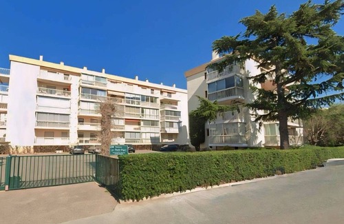 Frejus Plage Apartment | Cozy 1-Bed Apt with Terrace, Parking, Close to Beach & Port - Fréjus