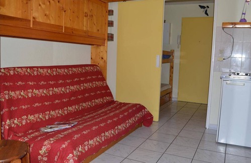Saint-Aygulf Apartment | Cozy Studio in Saint Aygulf, 300m from Beach, Sleeps 3