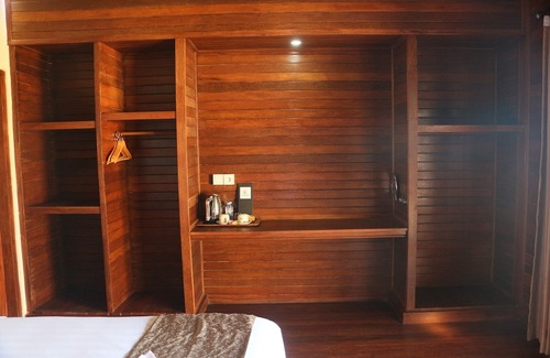 Mushroom Bay Hotel | D'Muncuk Huts Lembongan
