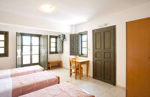 Agia Paraskevi House | Dagris Villa Studios