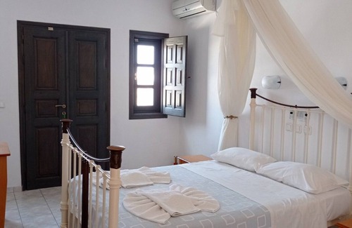 Agia Paraskevi House | Dagris Villa Studios