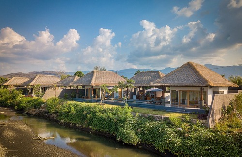 Kalisada Villa | DeLuxe 1BR villa with pool and breathtaking ocean /ricefield view!
