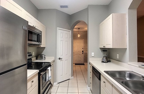 Windsor Palms Condo | Discover magic just 10 mins away! Spacious Ground Floor Condo in Kissimmee