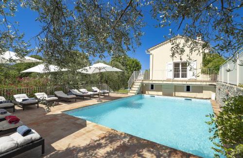 Grasse Villa | Domaine des Fleurs - 8 bedroom estate with private tennis court